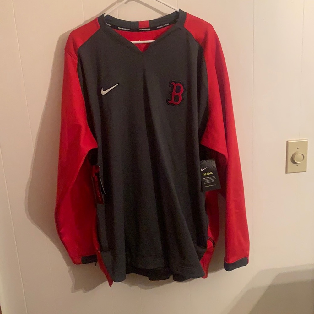 Never worn Nike Boston Red Sox therma drifit pullover. XXL